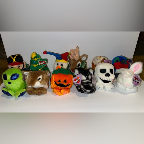 Bundle of 64 Puffkins P.V.C Pellets Collectible 1994 Swibco-NWT - Picture 3 of 16